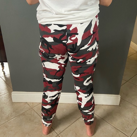 Red, black, white and gray camo pants size L - Picture 2 of 3